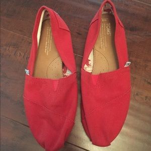 Women’s Toms size 8